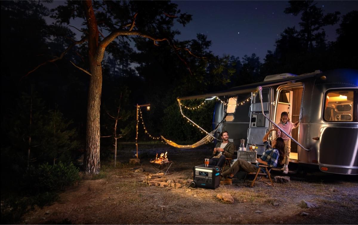 Anker SOLIX F2000 Bundle - With PS400 400W Solar Panel - TeqClub.com