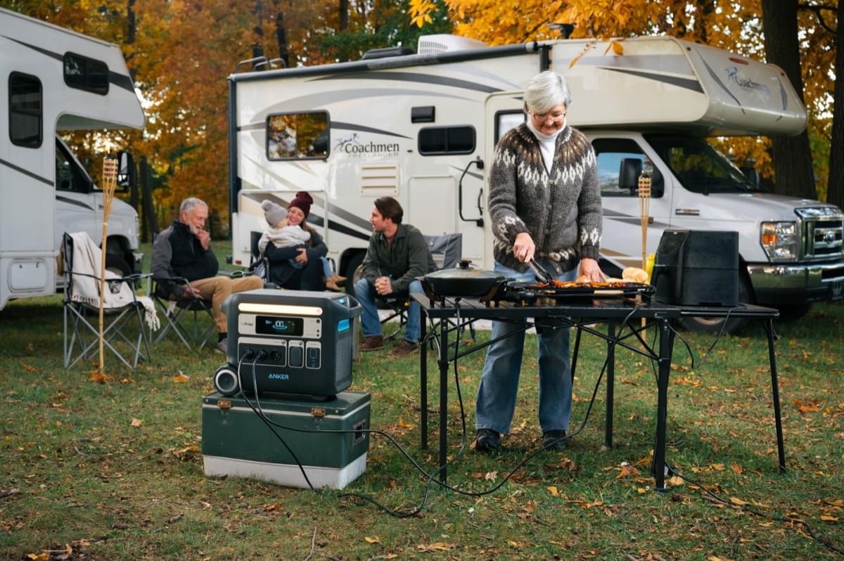 Anker SOLIX F2000 Bundle - With PS400 400W Solar Panel - TeqClub.com