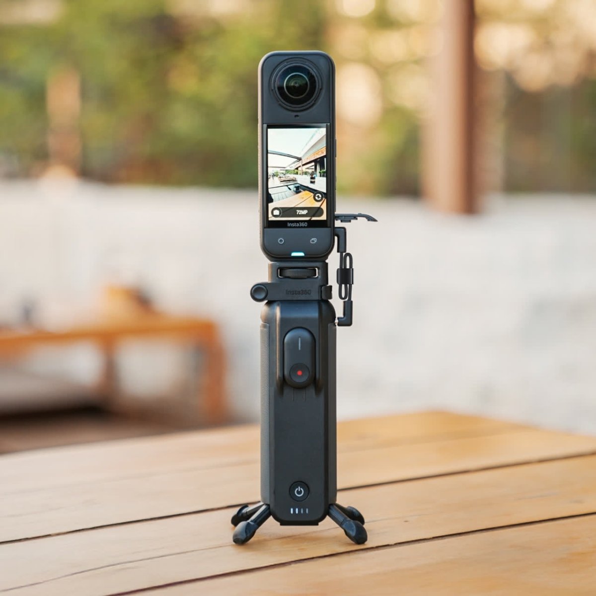 Insta360 FOMO Power Handle - TeqClub.com