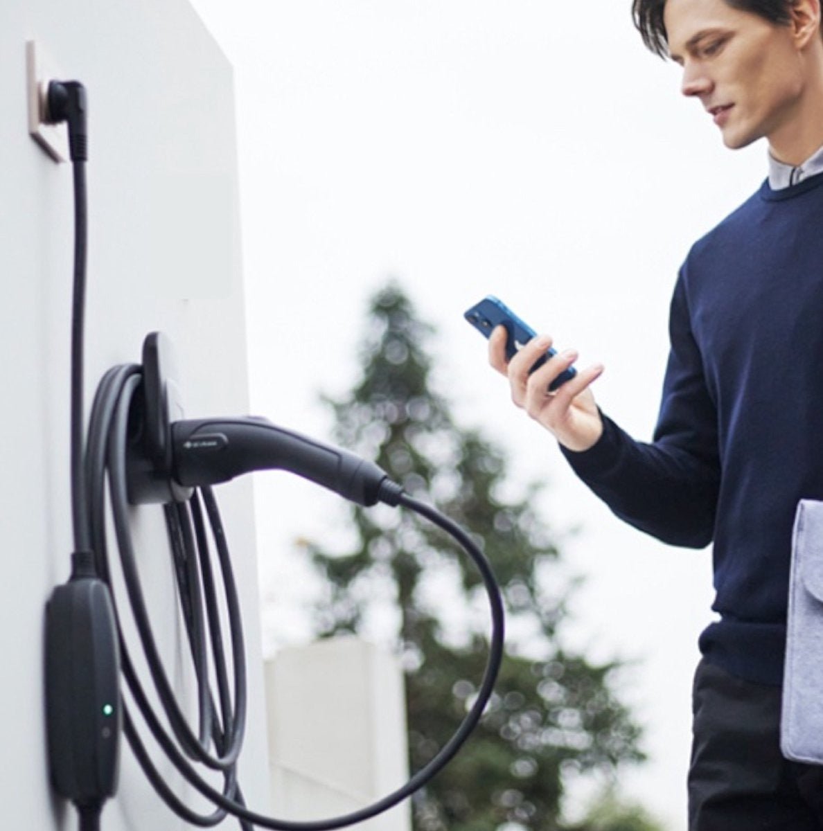 EVbee EV Mobile Charger - TeqClub.com