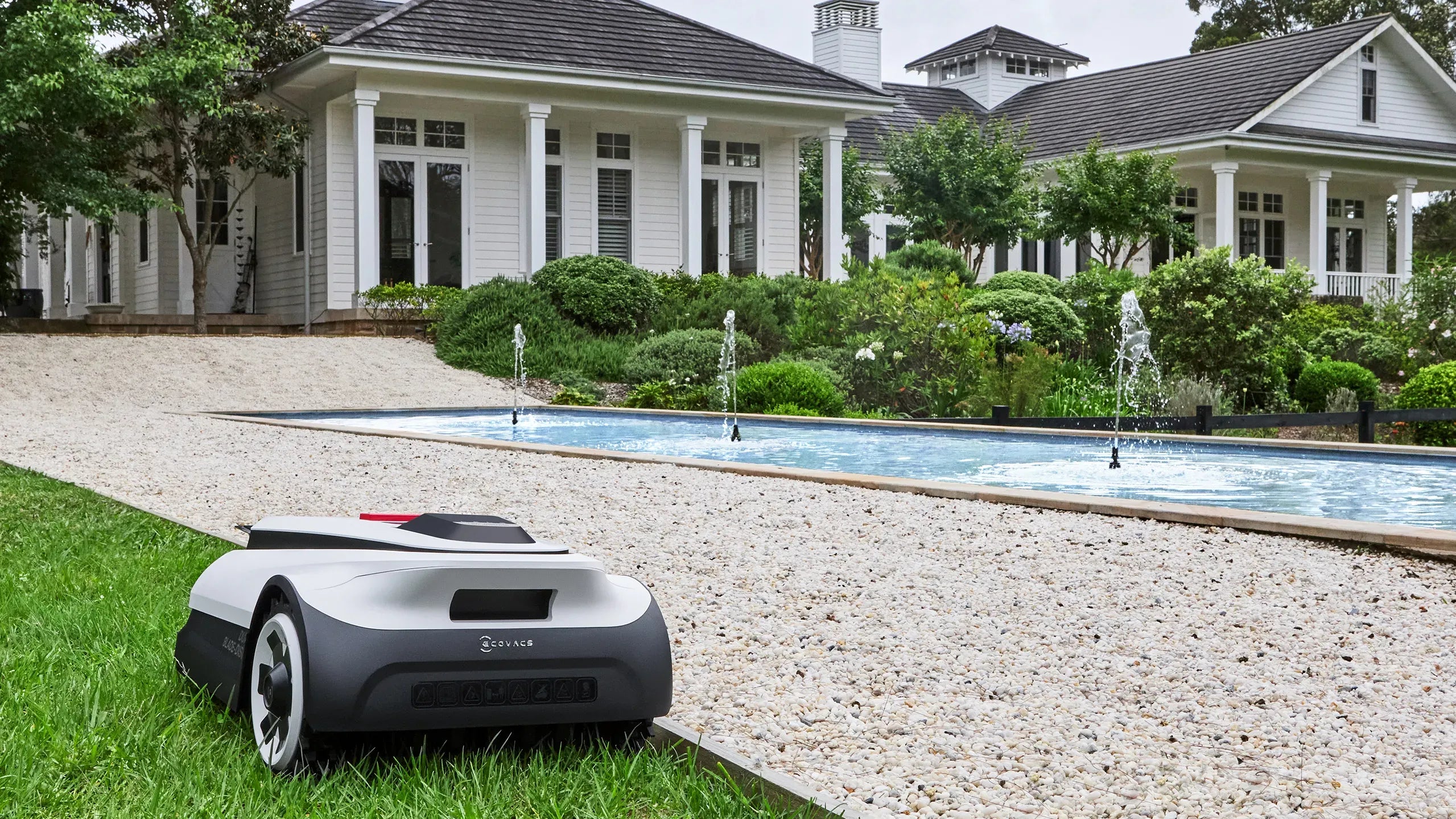 ECOVACS GOAT A1600 RTK avec garage - Tondeuse robotisée premium