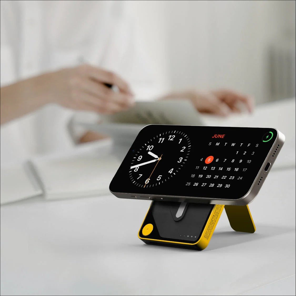 MOMAX 1 - Power X Pro Magnetic Wireless Battery Pack 5000mAh - TeqClub.com