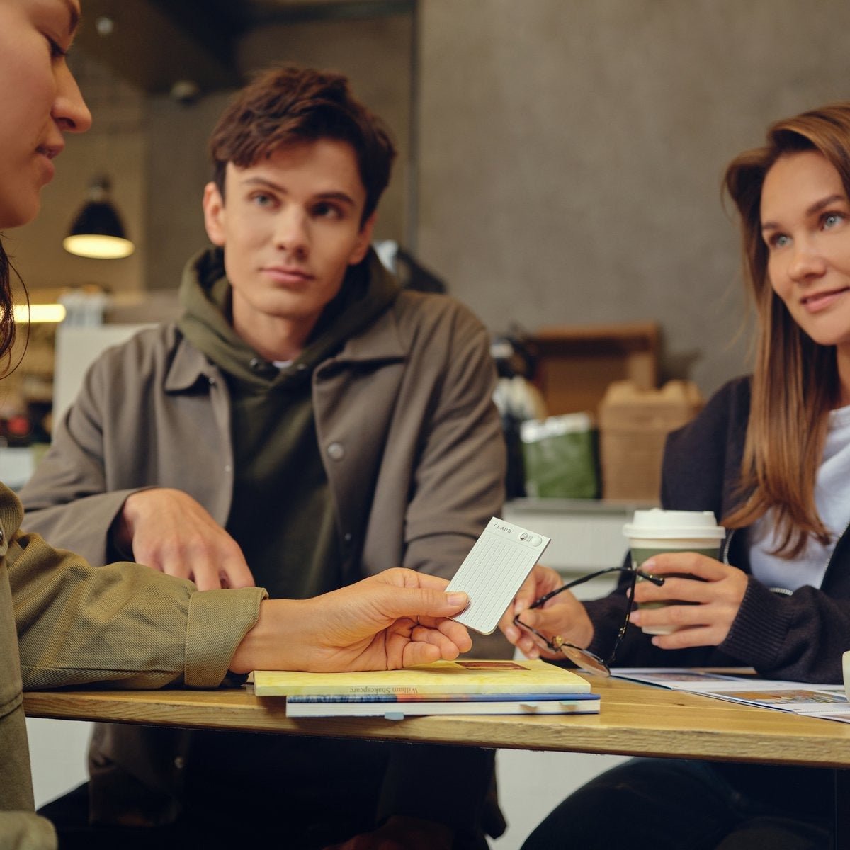 PLAUD NOTE Power Bundel - LLM Empowered AI Voice Recorder - AI Memorecorder - TeqClub.com